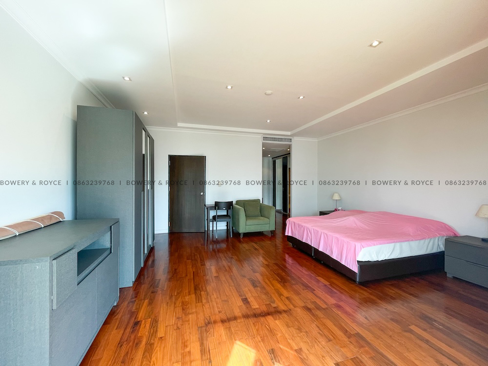 Spacious 3-Bedroom Apartment for Rent in Phrom Phong