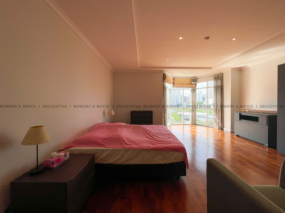 Spacious 3-Bedroom Apartment for Rent in Phrom Phong