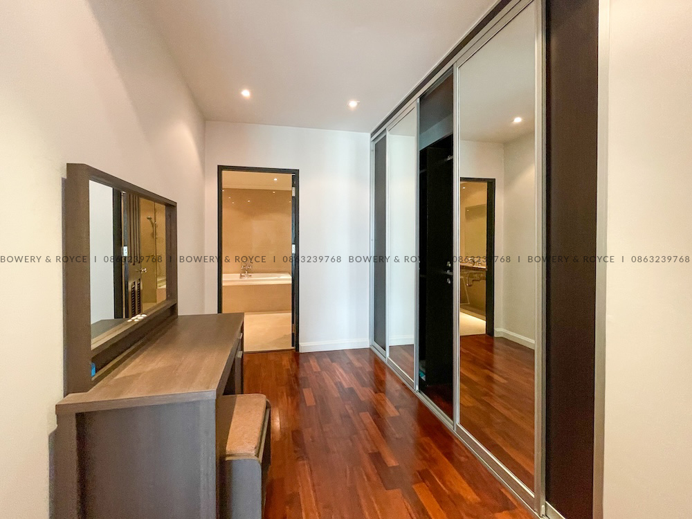 Spacious 3-Bedroom Apartment for Rent in Phrom Phong