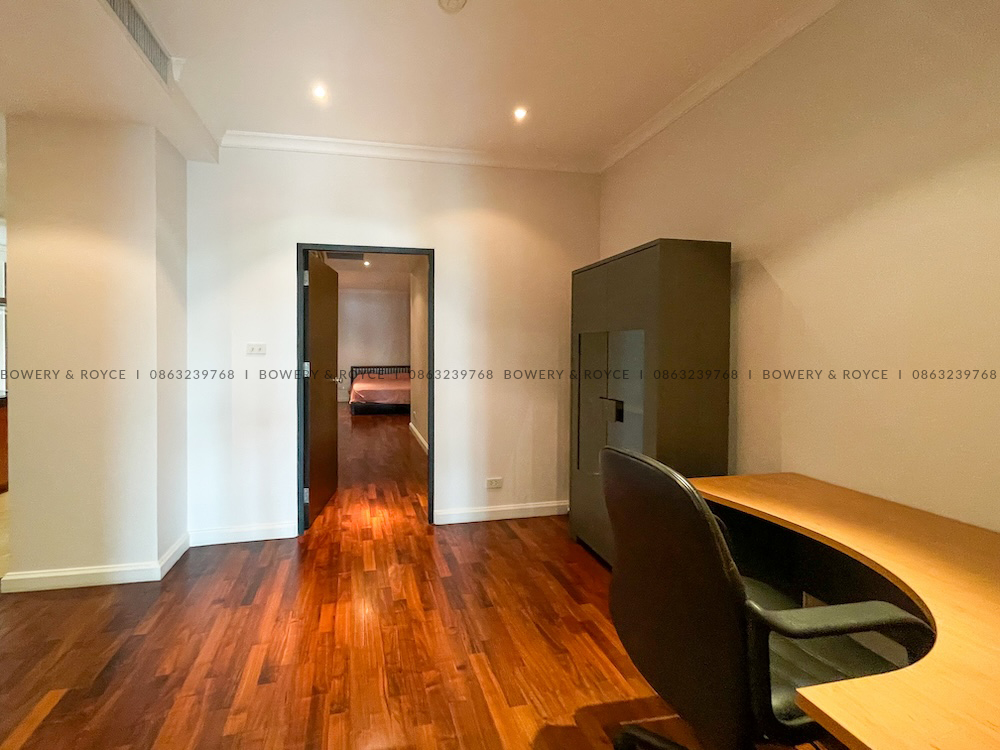 Spacious 3-Bedroom Apartment for Rent in Phrom Phong