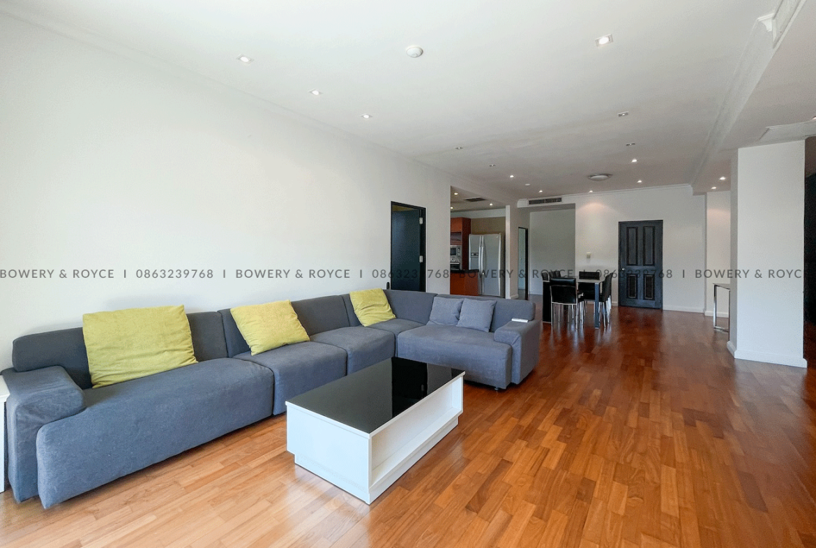 Luxury 3-Bedroom Condo for Rent in Sukhumvit 39 near BTS Phrom Phong
