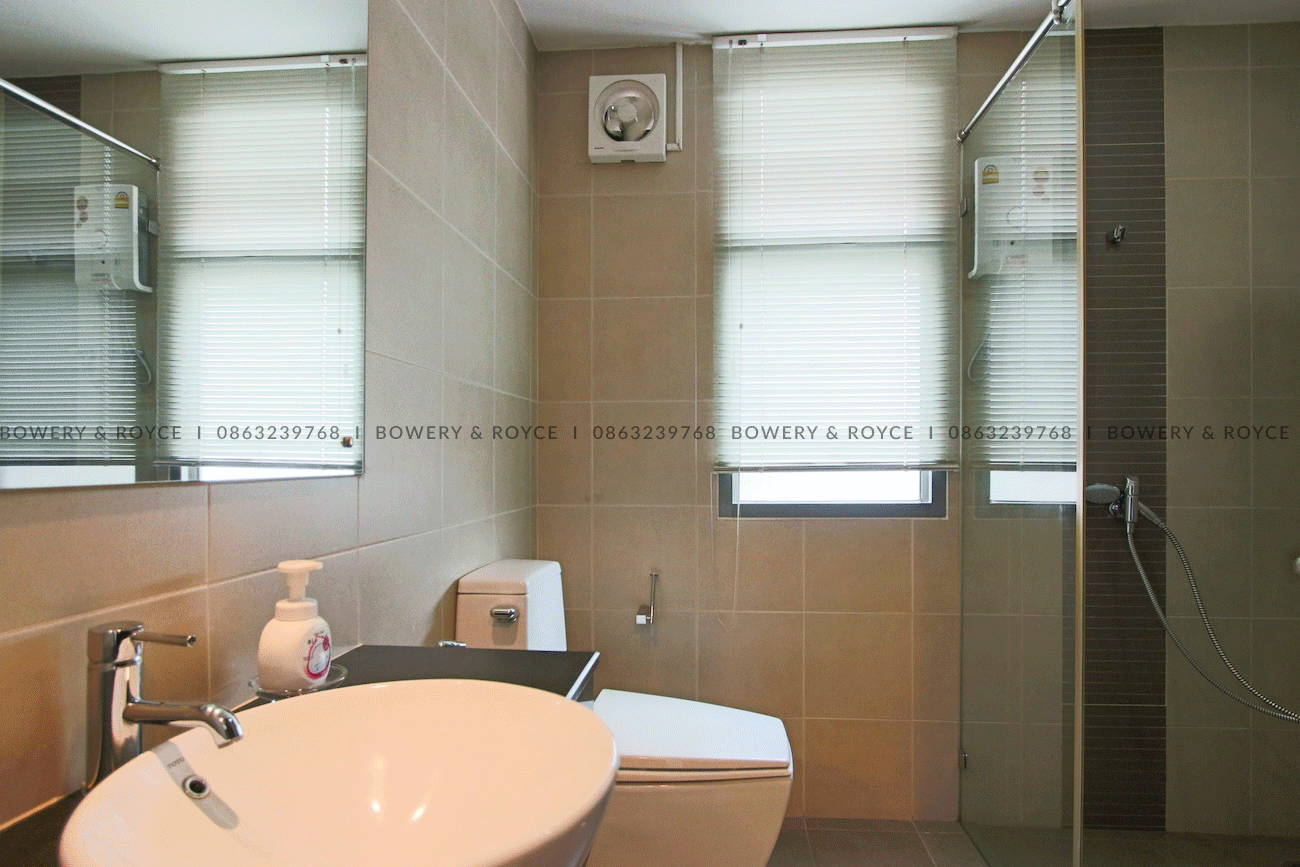 Two-Bedroom Condo for Rent and Sale in Sukhumvit 65, Pet-Friendly, Near Ekkamai BTS