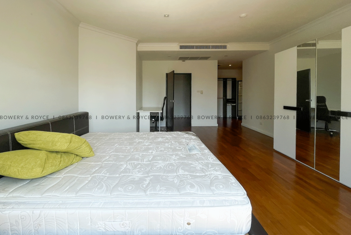 Luxury 3-Bedroom Condo for Rent in Sukhumvit 39 near BTS Phrom Phong