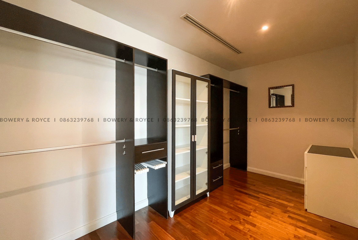 Luxury 3-Bedroom Condo for Rent in Sukhumvit 39 near BTS Phrom Phong