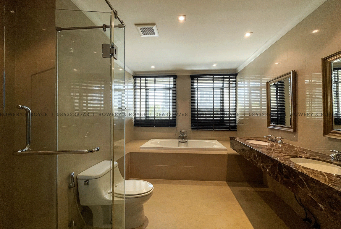 Luxury 3-Bedroom Condo for Rent in Sukhumvit 39 near BTS Phrom Phong
