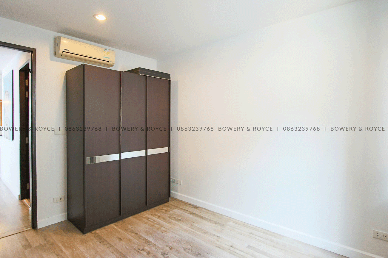Two-Bedroom Condo for Rent and Sale in Sukhumvit 65, Pet-Friendly, Near Ekkamai BTS