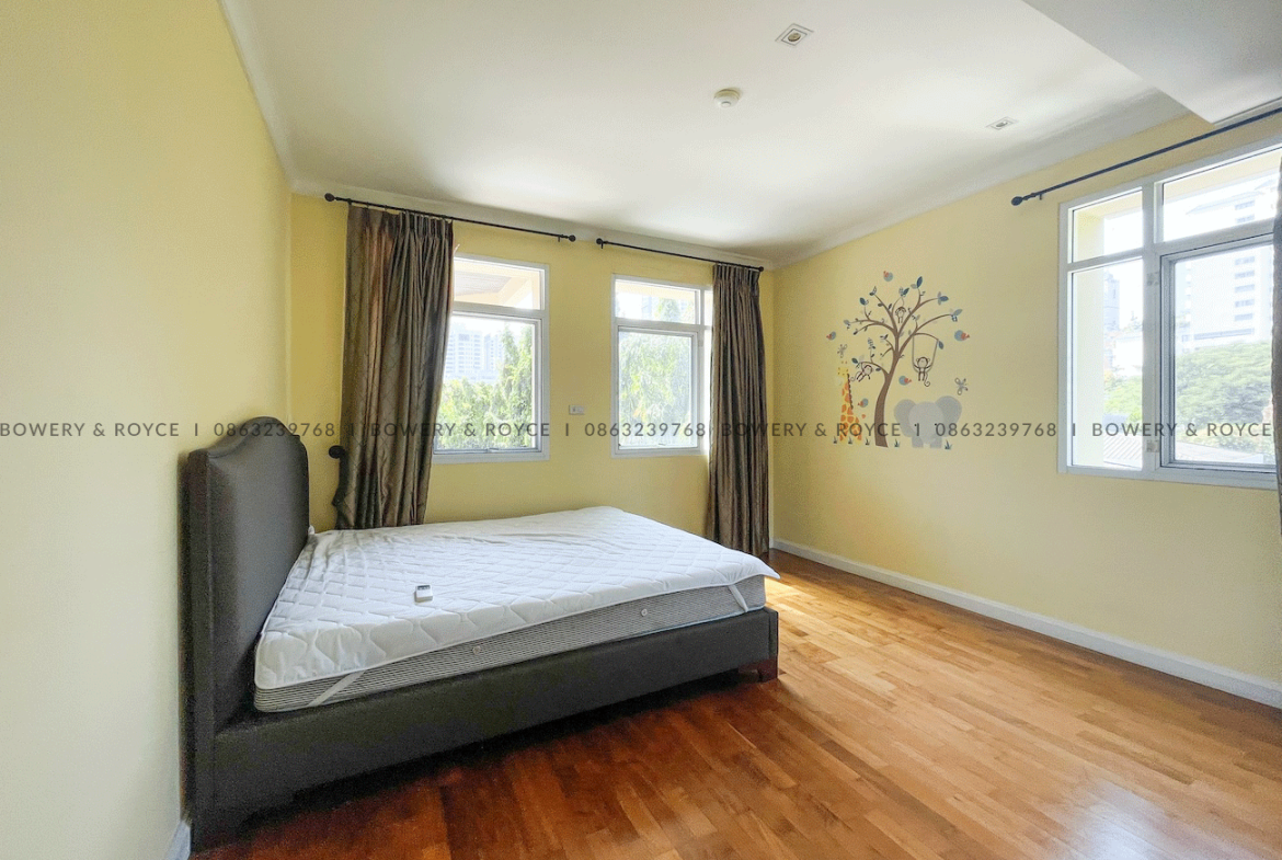 Luxury 3-Bedroom Condo for Rent in Sukhumvit 39 near BTS Phrom Phong