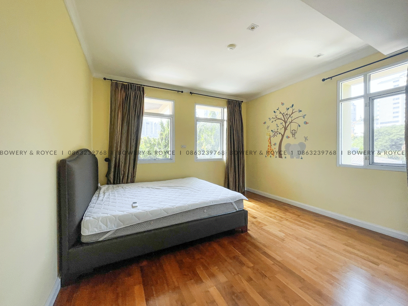 Luxury 3-Bedroom Condo for Rent in Sukhumvit 39 near BTS Phrom Phong