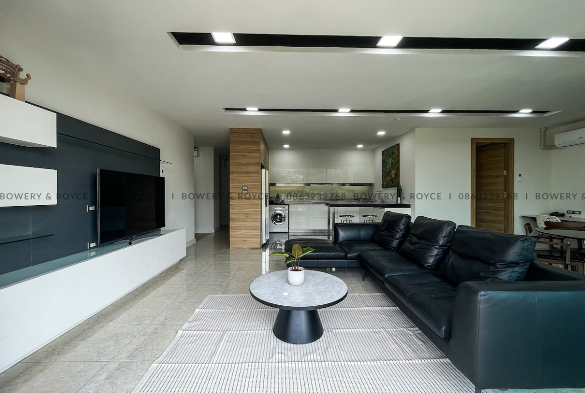 Spacious 2 Bedroom Condo for Rent in Phra Khanong – Pet Friendly, Near BTS