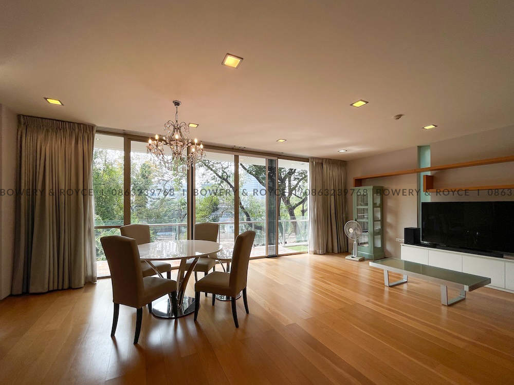Beautiful Two-Bedroom Condo for Rent in Phra Khanong