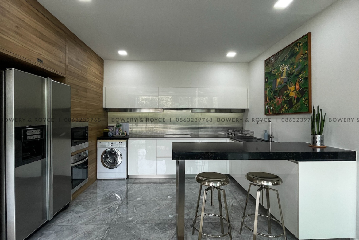 Spacious 2 Bedroom Condo for Rent in Phra Khanong – Pet Friendly, Near BTS