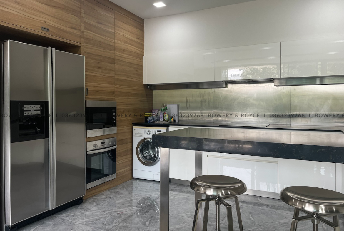 Spacious 2 Bedroom Condo for Rent in Phra Khanong – Pet Friendly, Near BTS