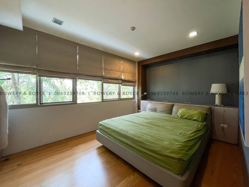 Beautiful Two-Bedroom Condo for Rent in Phra Khanong