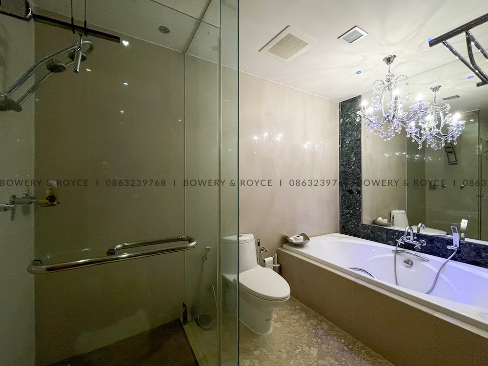 Beautiful Two-Bedroom Condo for Rent in Phra Khanong