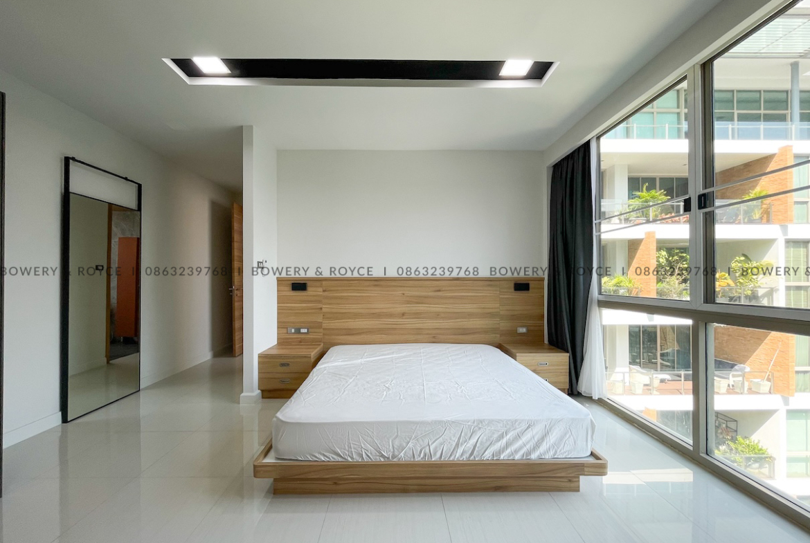 Spacious 2 Bedroom Condo for Rent in Phra Khanong – Pet Friendly, Near BTS