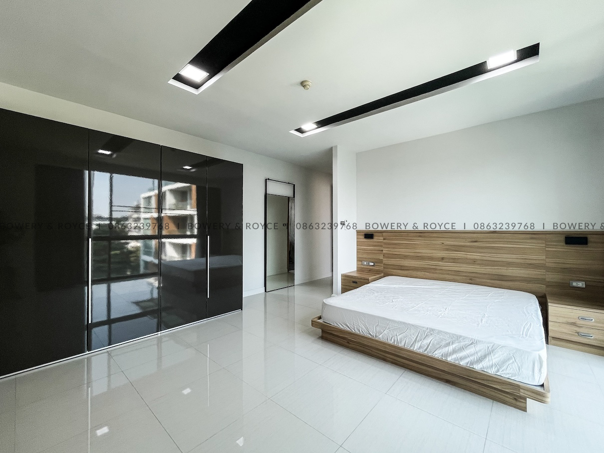 Spacious 2 Bedroom Condo for Rent in Phra Khanong – Pet Friendly, Near BTS