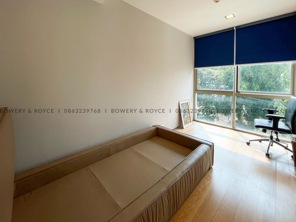 Beautiful Two-Bedroom Condo for Rent in Phra Khanong
