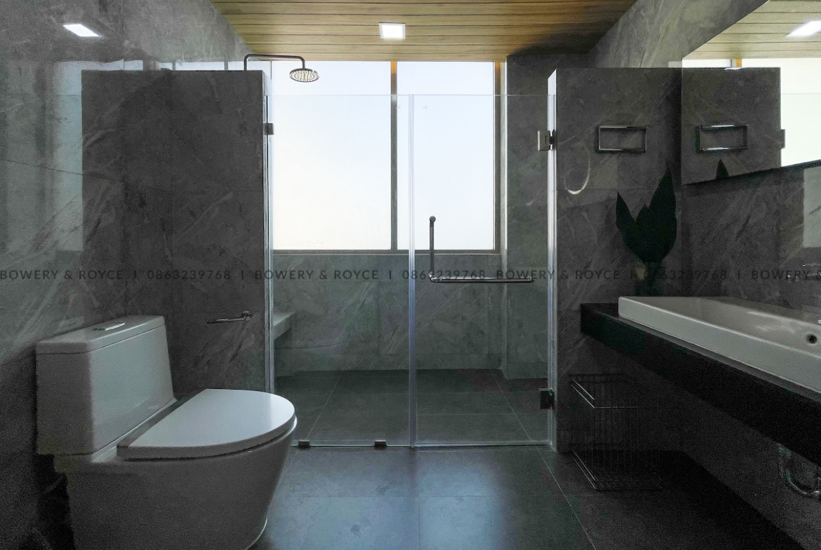 Spacious 2 Bedroom Condo for Rent in Phra Khanong – Pet Friendly, Near BTS