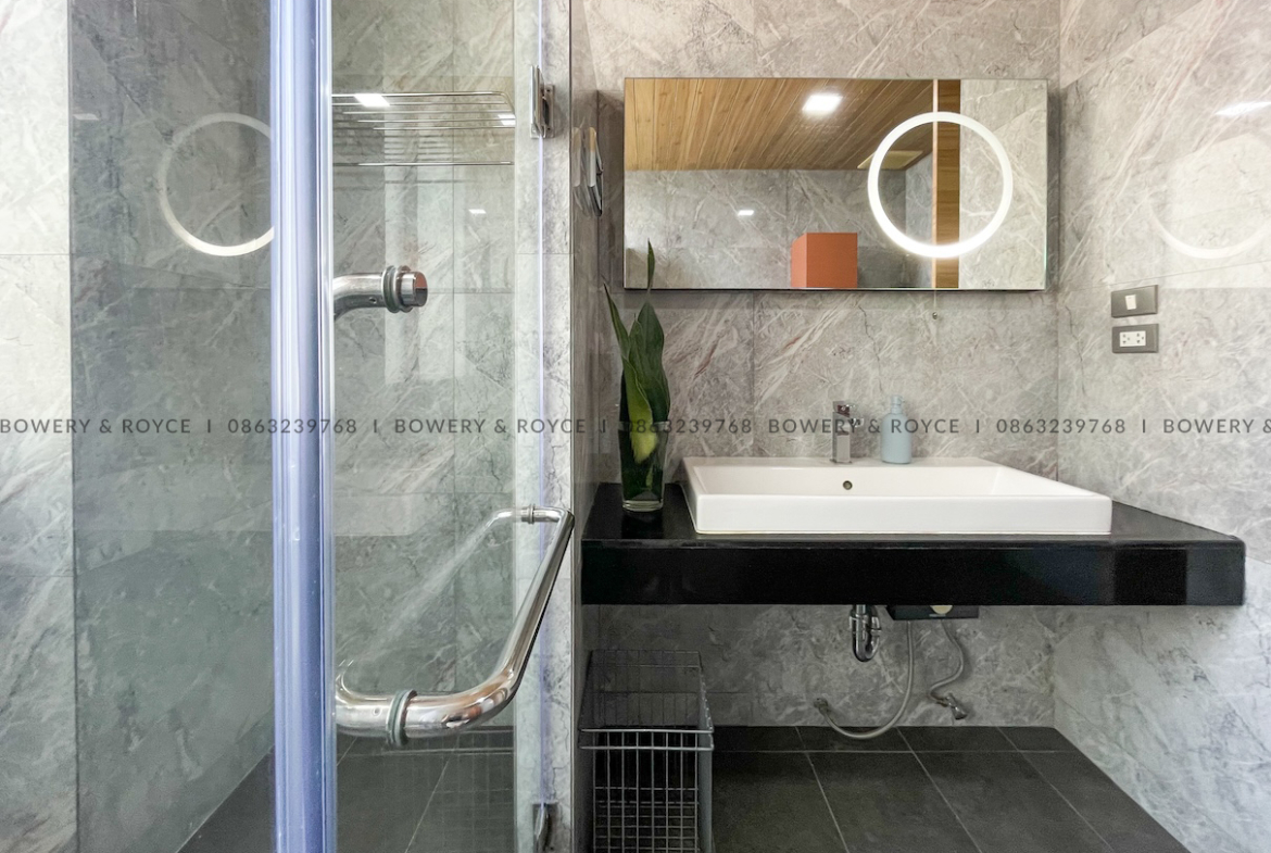 Spacious 2 Bedroom Condo for Rent in Phra Khanong – Pet Friendly, Near BTS