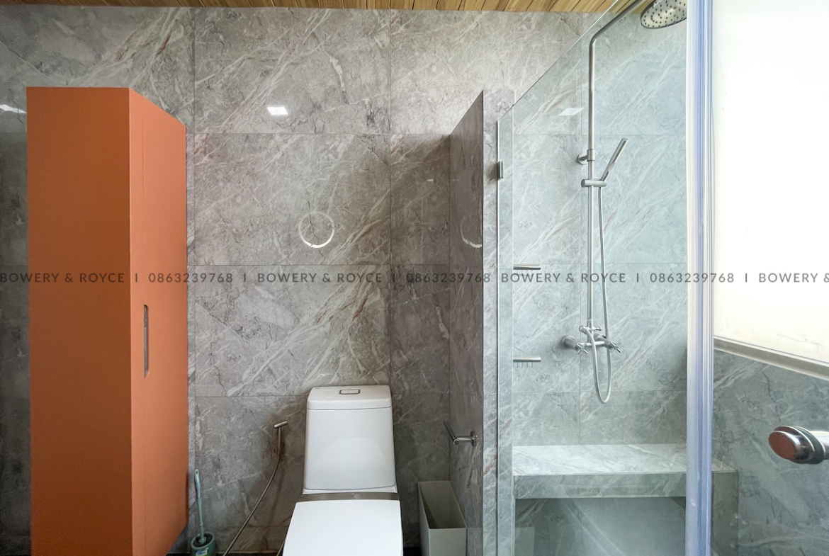 Spacious 2 Bedroom Condo for Rent in Phra Khanong – Pet Friendly, Near BTS