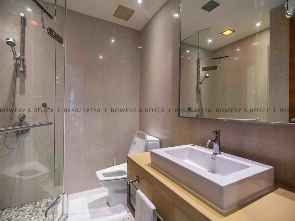 Beautiful Two-Bedroom Condo for Rent in Phra Khanong