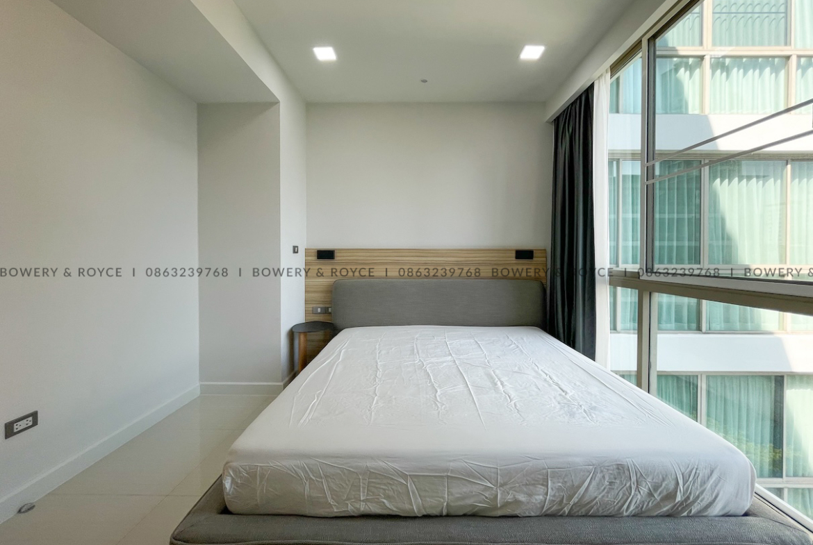 Spacious 2 Bedroom Condo for Rent in Phra Khanong – Pet Friendly, Near BTS