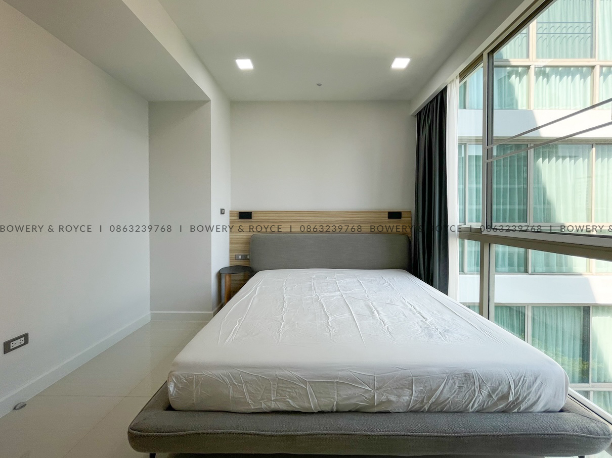Spacious 2 Bedroom Condo for Rent in Phra Khanong – Pet Friendly, Near BTS