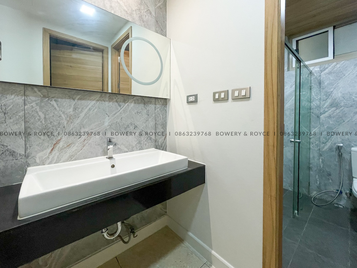 Spacious 2 Bedroom Condo for Rent in Phra Khanong – Pet Friendly, Near BTS