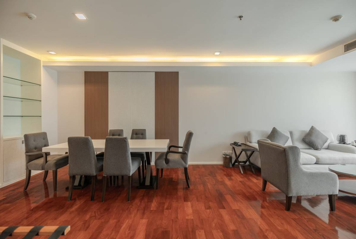 Spacious Two-Bedroom Pet-Friendly Apartment for Rent in Phrom Phong