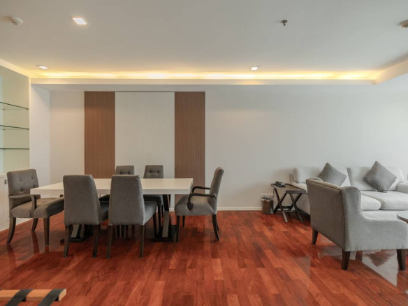 Spacious Two-Bedroom Pet-Friendly Apartment for Rent in Phrom Phong