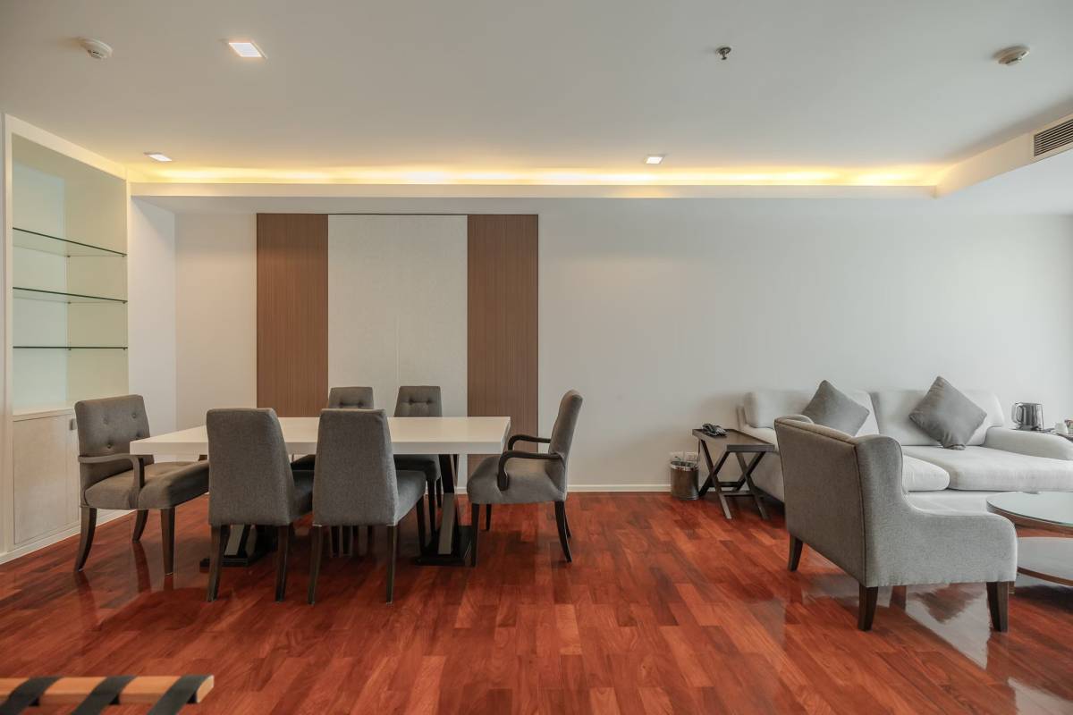 Spacious Two-Bedroom Pet-Friendly Apartment for Rent in Phrom Phong