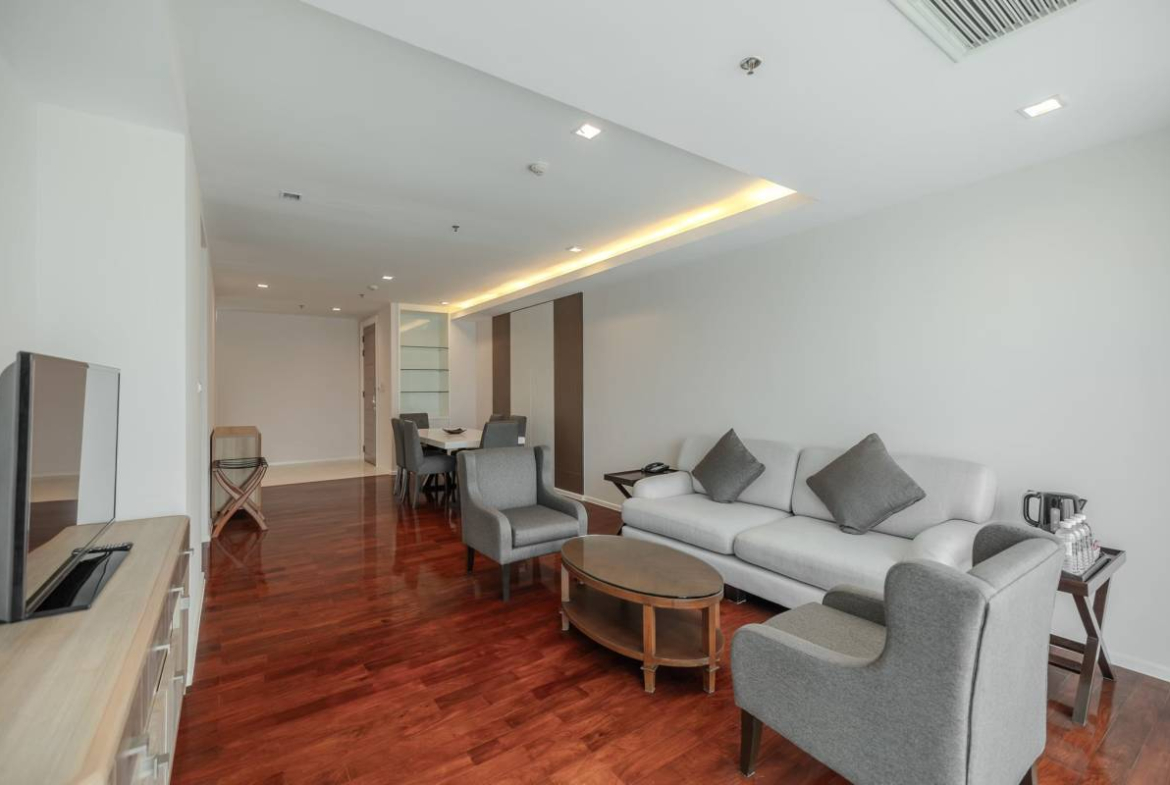 Spacious Two-Bedroom Pet-Friendly Apartment for Rent in Phrom Phong