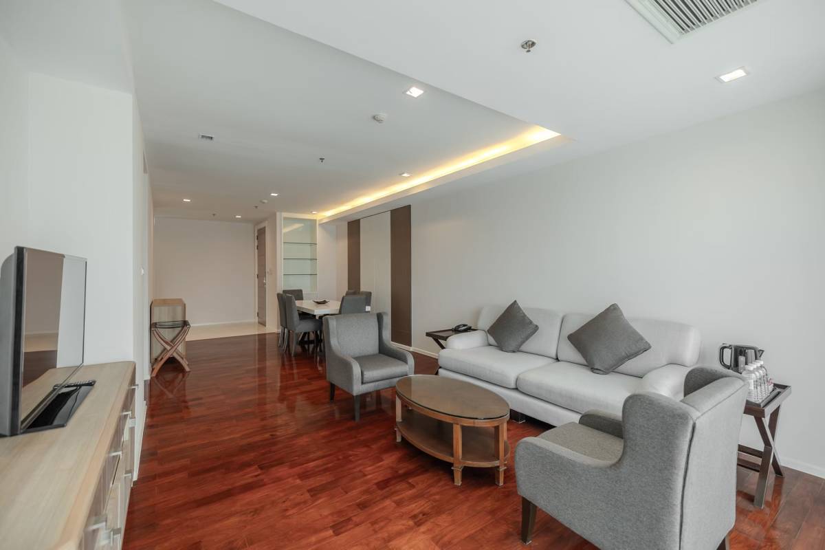 Spacious Two-Bedroom Pet-Friendly Apartment for Rent in Phrom Phong