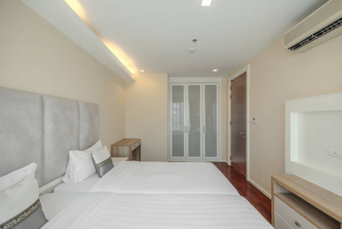 Spacious Two-Bedroom Pet-Friendly Apartment for Rent in Phrom Phong