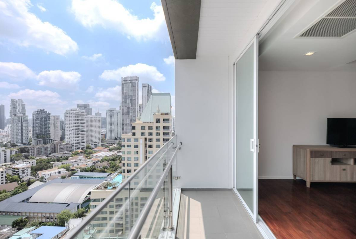 Spacious Two-Bedroom Pet-Friendly Apartment for Rent in Phrom Phong