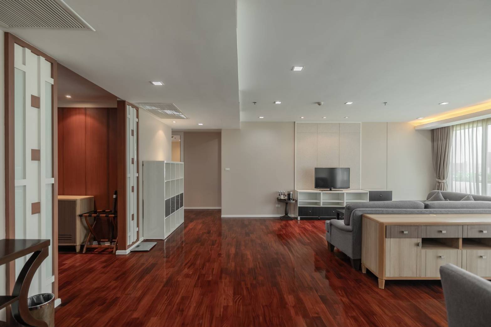 Spacious Three-Bedroom Pet Friendly with Terrace for Rent in Phrom Phong