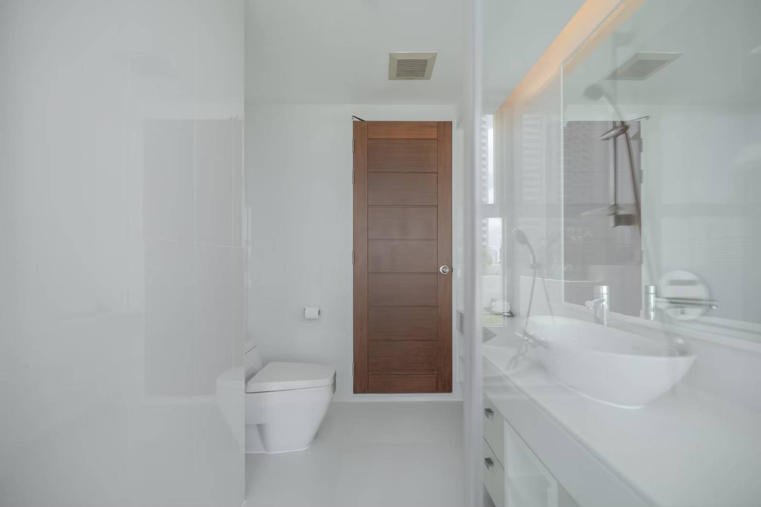 Spacious Three-Bedroom Pet Friendly with Terrace for Rent in Phrom Phong