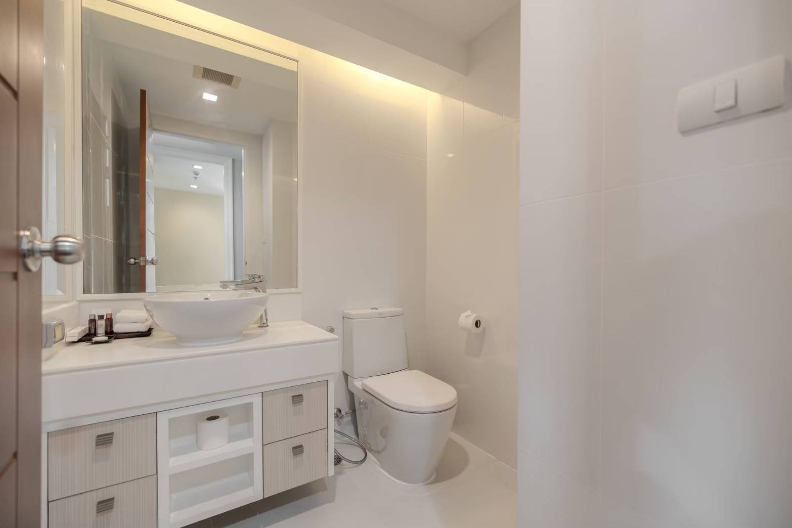 Spacious Three-Bedroom Pet Friendly with Terrace for Rent in Phrom Phong