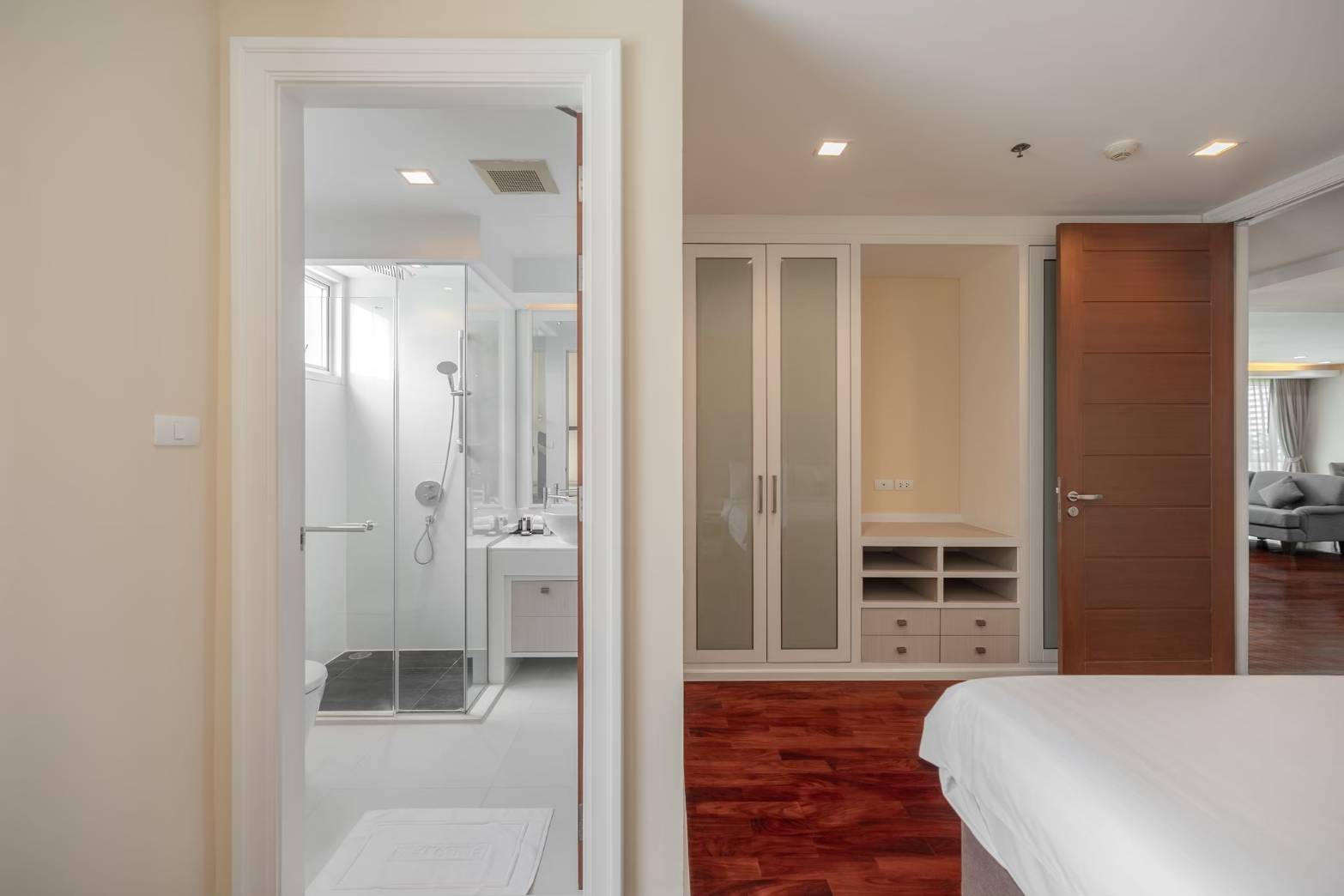 Spacious Three-Bedroom Pet Friendly with Terrace for Rent in Phrom Phong