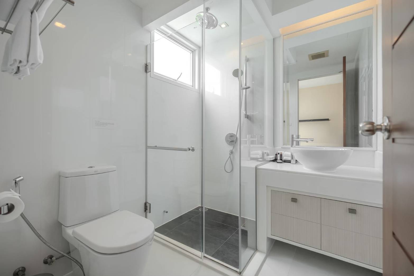 Spacious Three-Bedroom Pet Friendly with Terrace for Rent in Phrom Phong