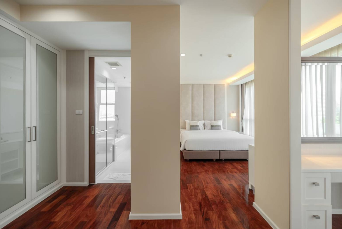 Spacious Three-Bedroom Pet Friendly with Terrace for Rent in Phrom Phong