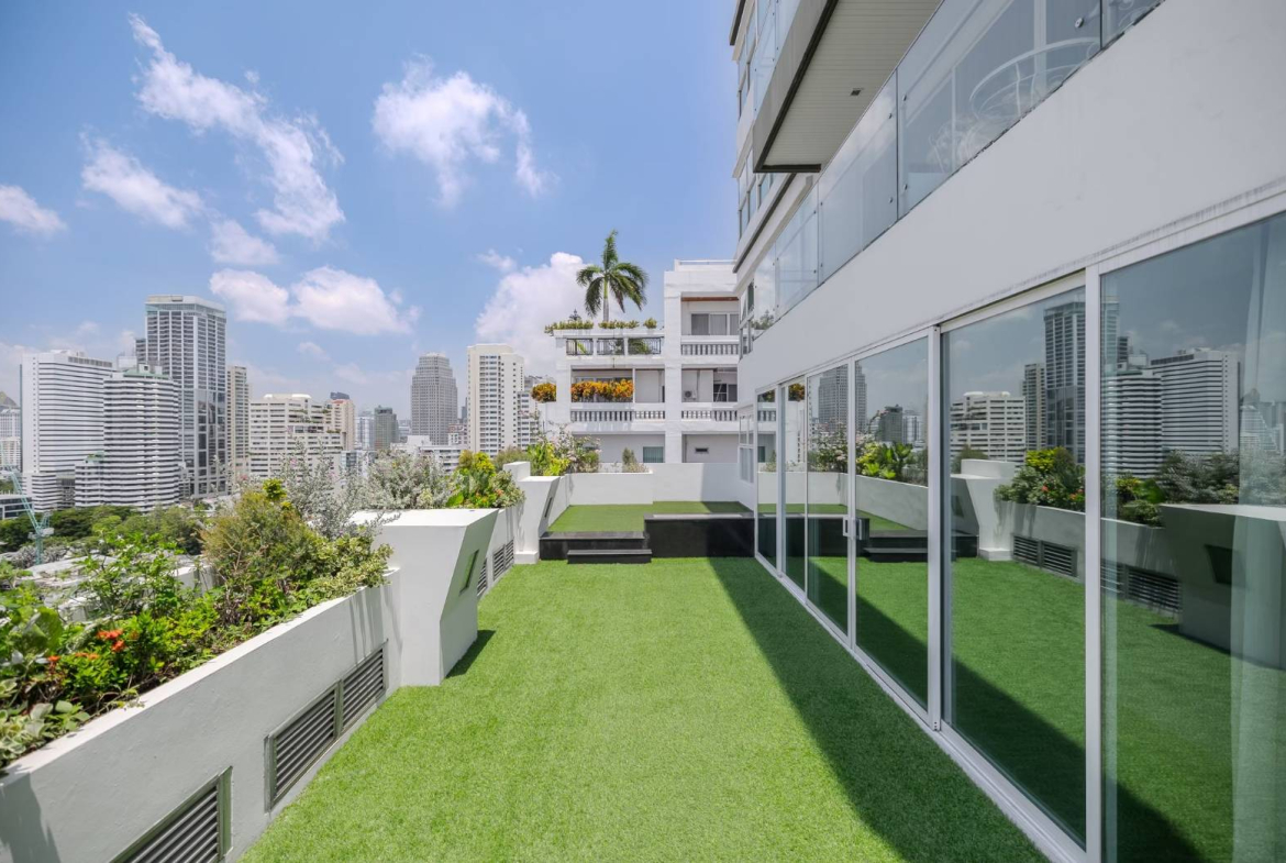 Spacious Three-Bedroom Pet Friendly with Terrace for Rent in Phrom Phong