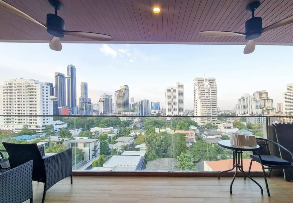 Spacious 4-Bedroom Apartment for Rent near BTS Ekkamai, Sukhumvit 63