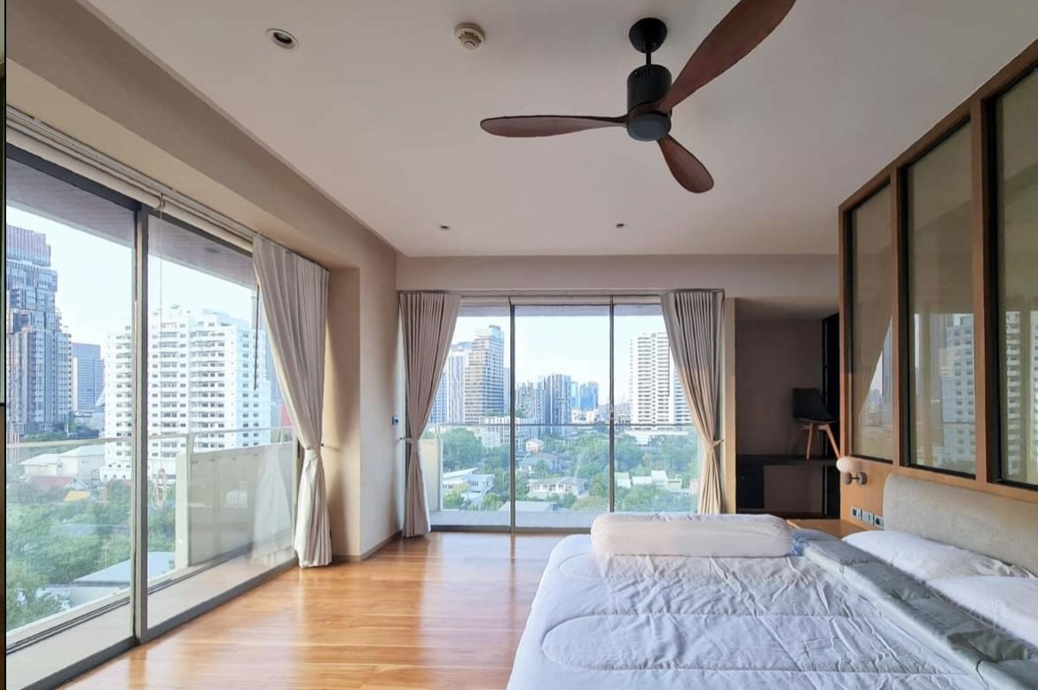 Spacious 4-Bedroom Apartment for Rent near BTS Ekkamai, Sukhumvit 63