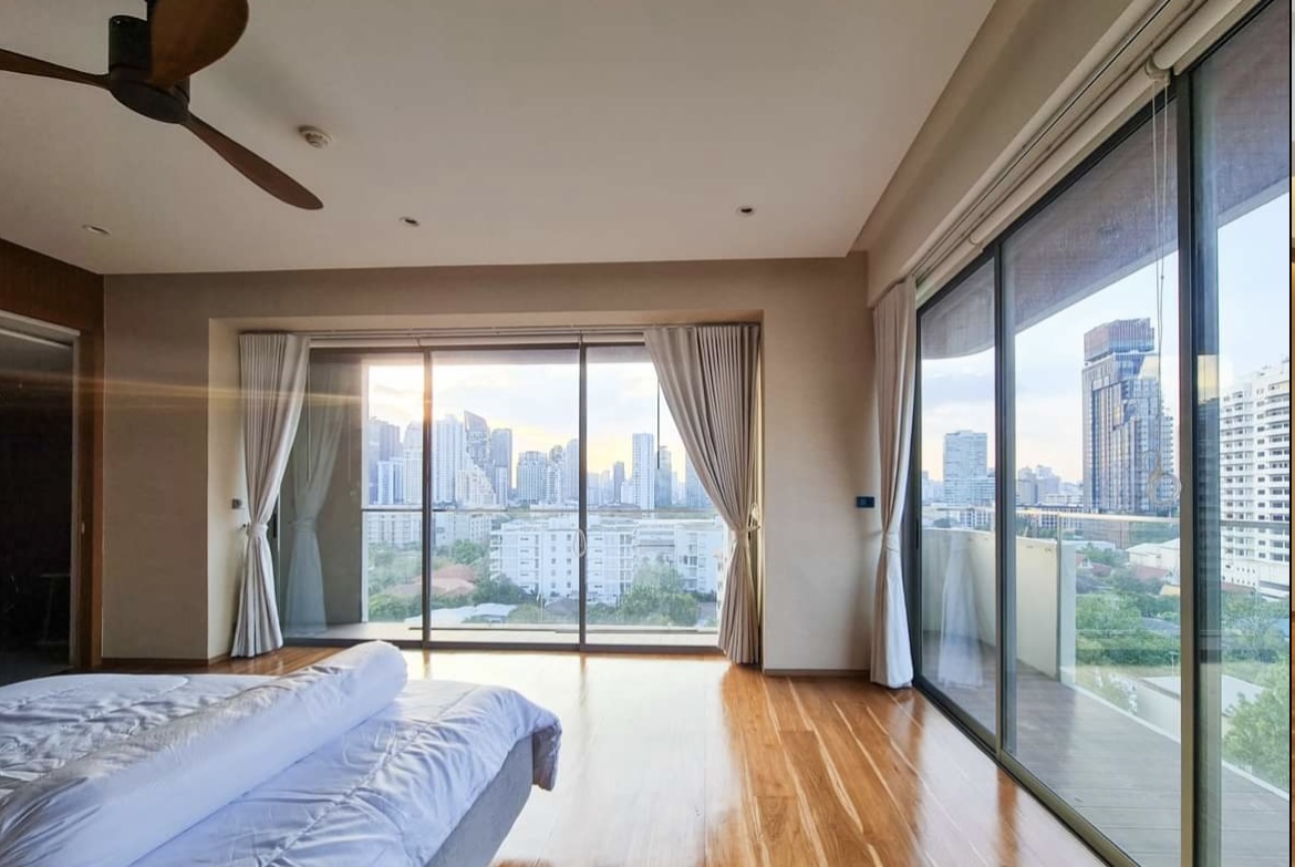 Spacious 4-Bedroom Apartment for Rent near BTS Ekkamai, Sukhumvit 63