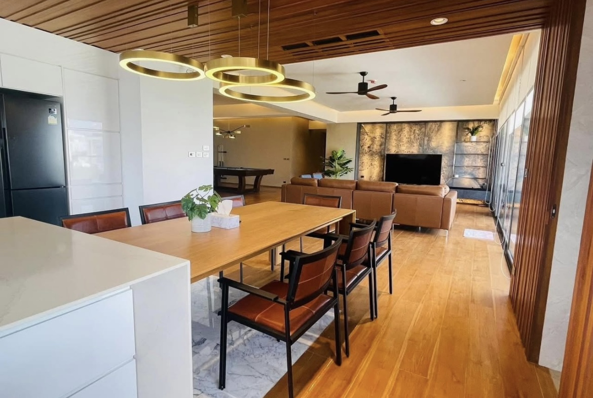 Spacious 4-Bedroom Apartment for Rent near BTS Ekkamai, Sukhumvit 63