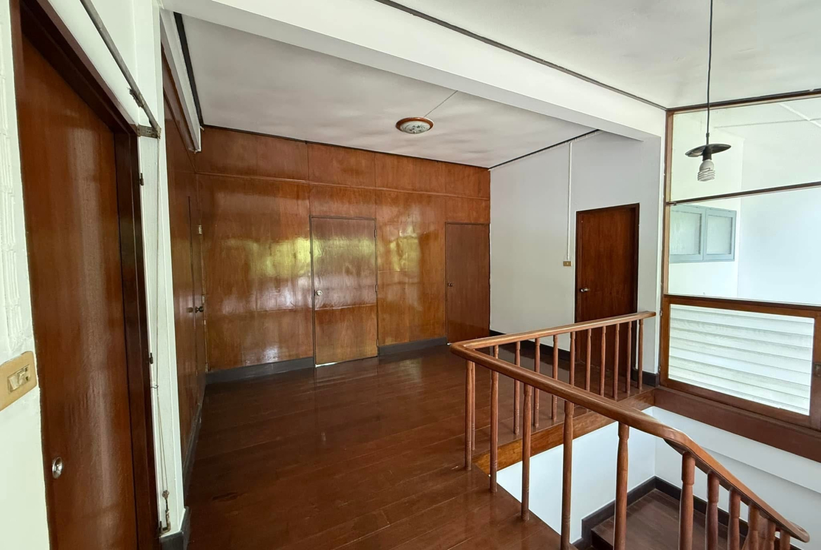 Spacious 2-Story House for Rent on Sukhumvit 63, Ekkamai