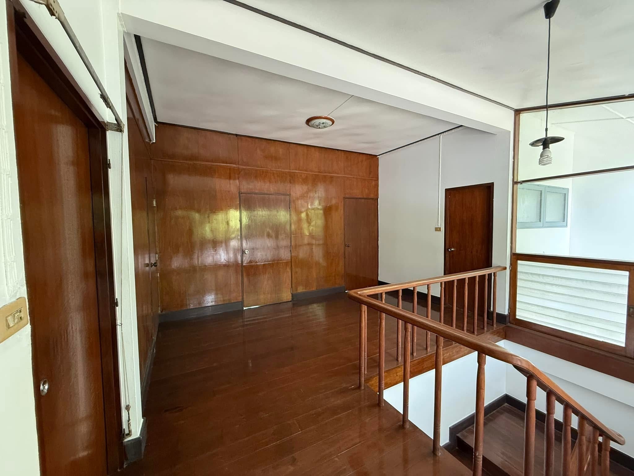 Spacious 2-Story House for Rent on Sukhumvit 63, Ekkamai