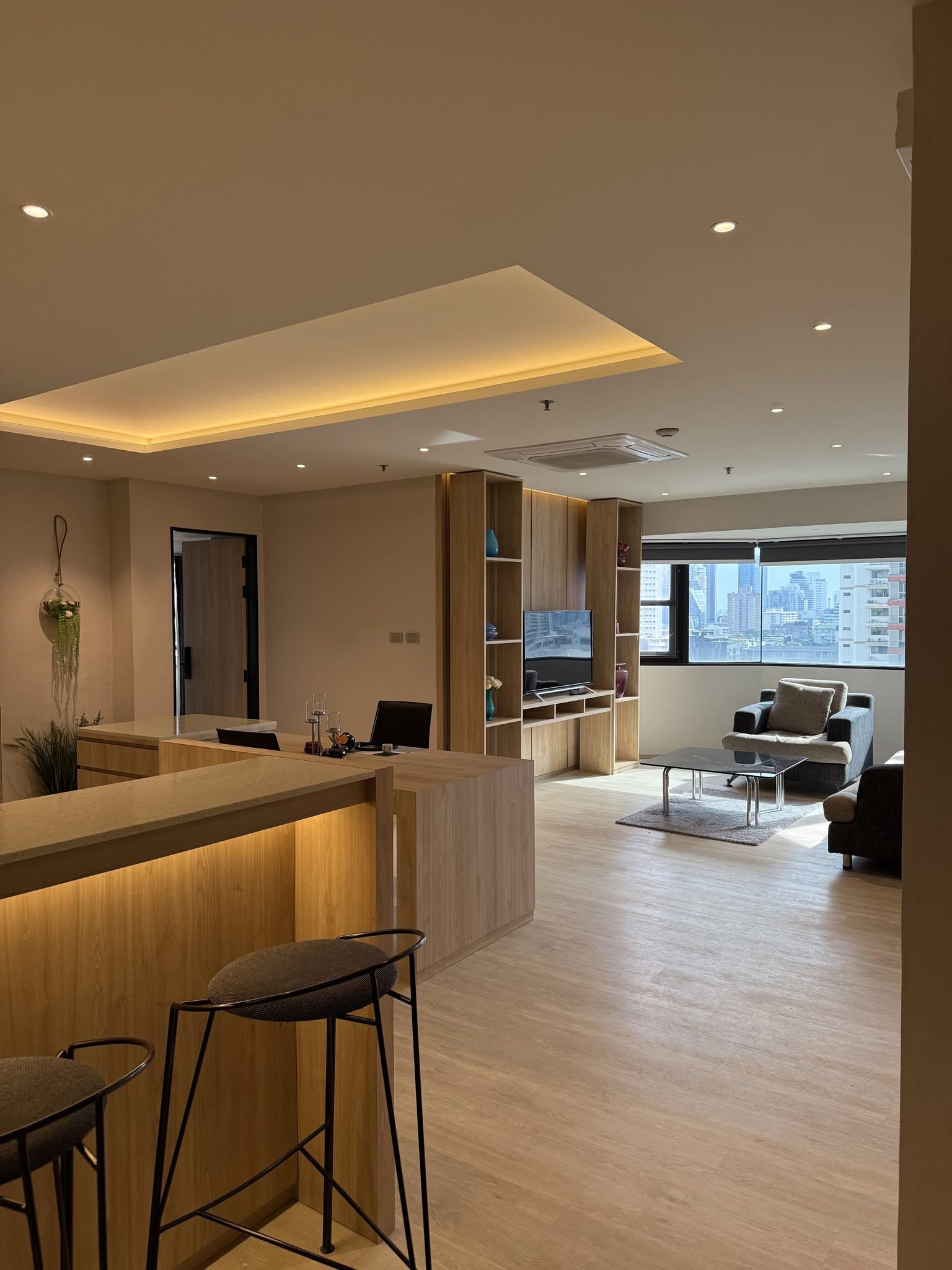 Recently Renovated Two Bedroom Condo Sukhumvit 39 near BTS Phrom Phong