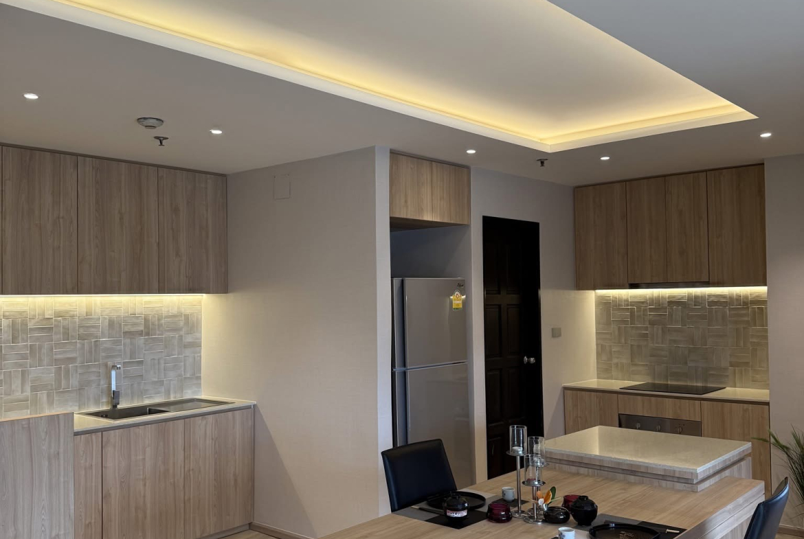 Recently Renovated Two Bedroom Condo Sukhumvit 39 near BTS Phrom Phong